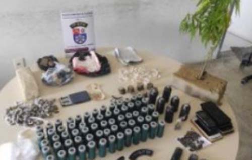 Arma, munições e drogas são apreendidas em operação nesta terça (21) em Coruripe