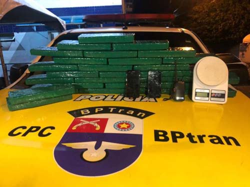 BPTran prende casal com mais de 20 quilos de maconha em Maceió