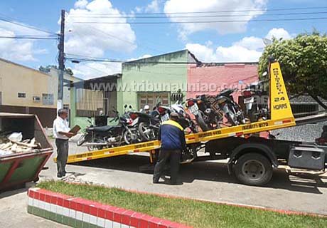 Ação conjunta do 2º BPM e SMTT de União prende nove motocicletas irregulares