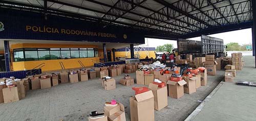 Quase 4 mil pares de tênis e 20 mil etiquetas falsificadas são apreendidos no Sertão de AL