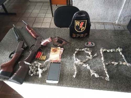 Indivíduo é flagrado com três armas de fogo e 80 trouxas de maconha em União dos Palmares