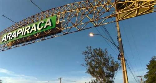 Mulher é sequestrada, estuprada e jogada em estrada de barro ao sair para comprar lanche