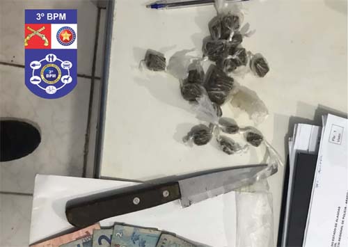 Policia apreende adolescente de 14 anos com drogas e faca em Arapiraca