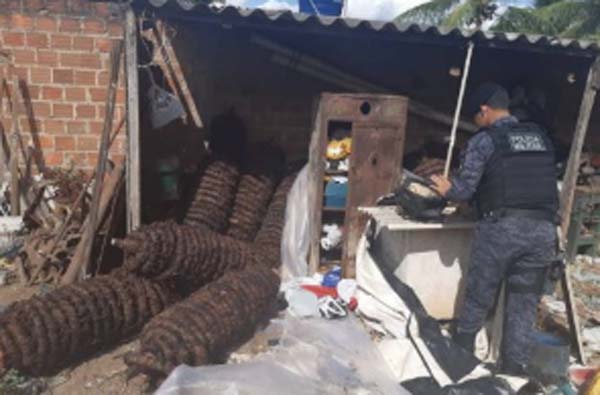 PM recupera 2 mil kg de fumo roubados de chácara em Feira Grande, na cidade de Arapiraca