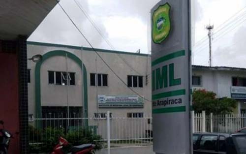 Uma pessoa morre e duas ficam feridas após carro cair de ponte na AL-220