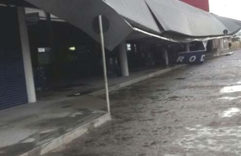 Temporal derruba cobertura do Terminal Rodoviário de Arapiraca