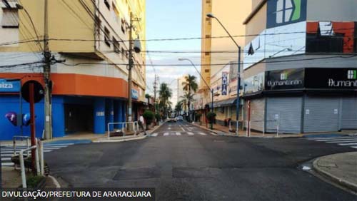 Covid-19: a cidade brasileira que viu casos desabarem após 'lockdown de verdade'