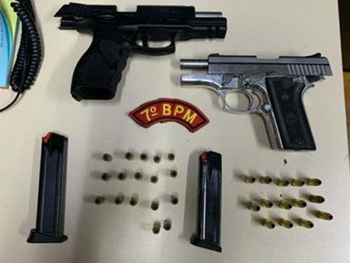 Após denúncia anônima, vereador e jovem são flagrados com armas em Batalha