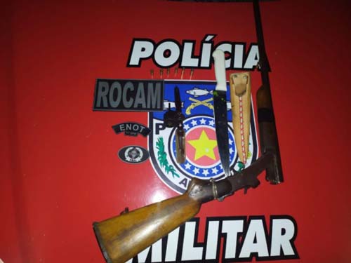 Após denúncia, polícia apreende diversas armas em residência de homem em Igreja Nova