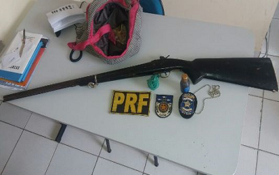 Polícia prende dois e encontra armas escondidas no interior de Alagoas