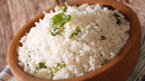 Por que a maneira como você cozinha o arroz pode ameaçar sua saúde