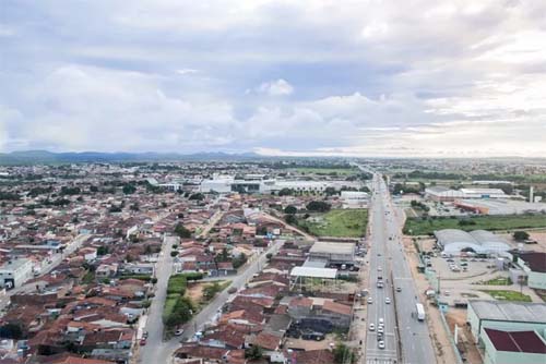 Justiça bloqueia contas de município de AL para garantir suplemento a criança com grave sequela do sarampo