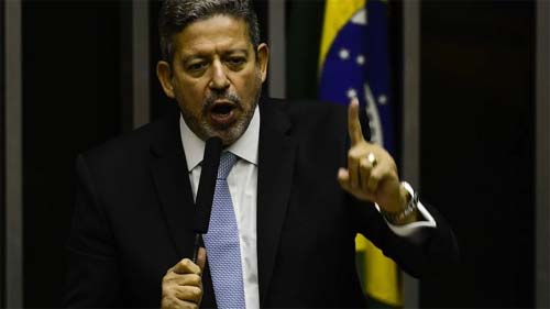 Lira recorre ao STF para que Câmara decida sobre cassação de deputados