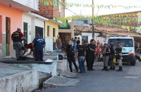 Suposto assaltante é morto e comparsa é preso após perseguição