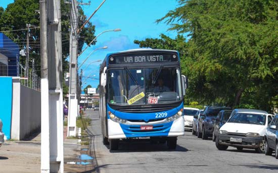 Homens são presos por assalto a ônibus no Tabuleiro
