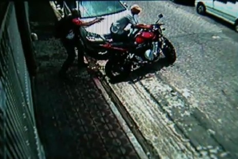 Mototaxista tem moto tomada de assalto na BR-316, em Palmeira