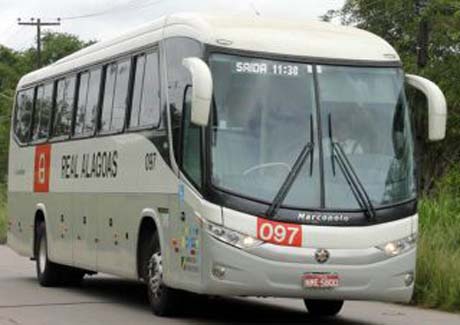 Passageiros de ônibus vivem momentos de terror durante assalto na AL-220