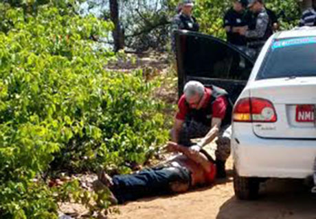 Taxista é morto com tiro na cabeça durante corrida em Maceió