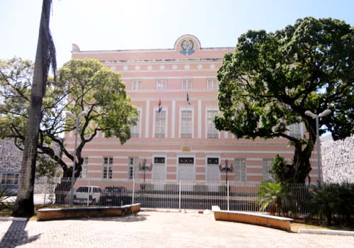 Assembléia de Alagoas: 06 deputados trocam partidos