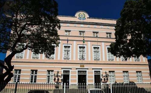 Eleição de governador-tampão será nominal e aberta, 30 dias depois de vago o cargo