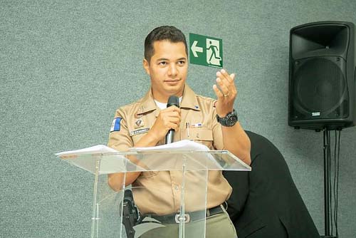 Associação diz que número de PMs que não se vacinou contra a Covid-19 é 