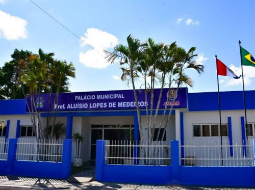 Improbidade: Ex-secretário de saúde de Atalaia sofre ação por contratação de falso médico