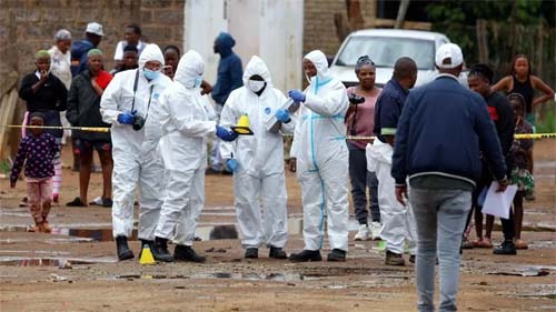 Atentado a tiros em estabelecimento na África do Sul resulta em múltiplas vítimas