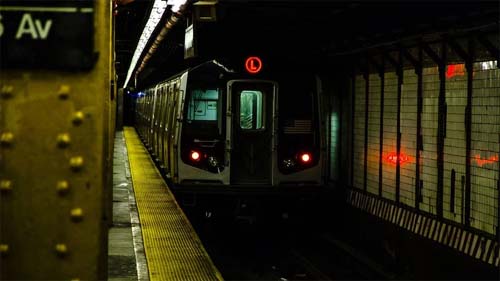 Uma pessoa morre e cinco ficam feridas em ataque no metrô de NY