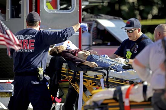Ataques a tiros em escolas nos EUA explodiram em 20 anos, aponta estudo
