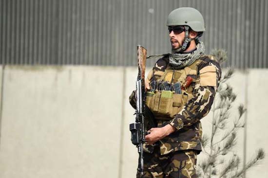 Ataque suicida a ministério em Cabul deixa 12 mortos