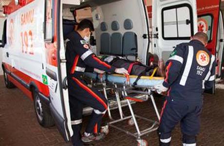 Homem dá cantada em mulher e leva facada no pescoço no bairro Brasília em Arapiraca
