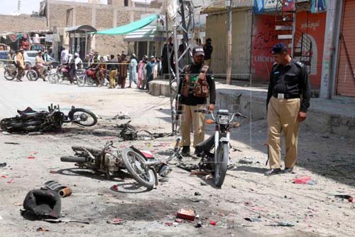 Atentado com bomba no Paquistão mata pelo menos 6 e deixa 24 feridos