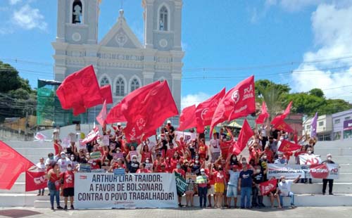 “Bolsonaro Nunca Mais”: Ato contra presidente acontece em Maceió