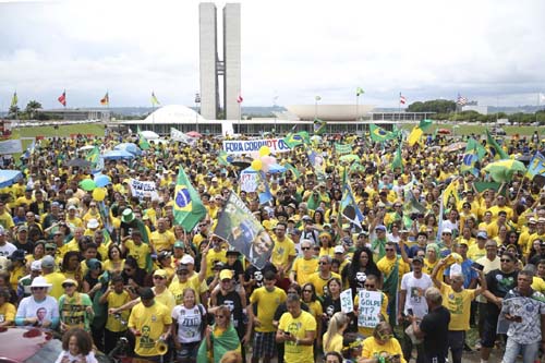 Atos pró-Bolsonaro levam apoiadores a diversas cidades do país