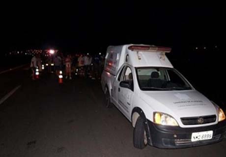  Homem morre atropelado por caminhão na BR 423