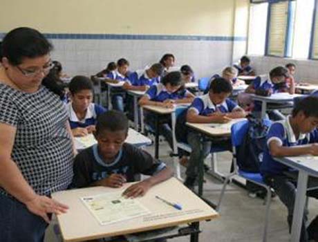 Duzentos e oitenta escolas da rede estadual entram em recesso 