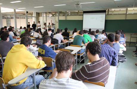 Limite de renda no Fies passa para 2,5 salários mínimos por pessoa
