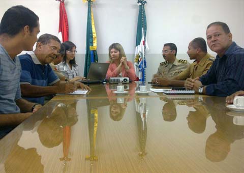 Governo e representantes militares chegam a 'acordo' sobre reajuste 