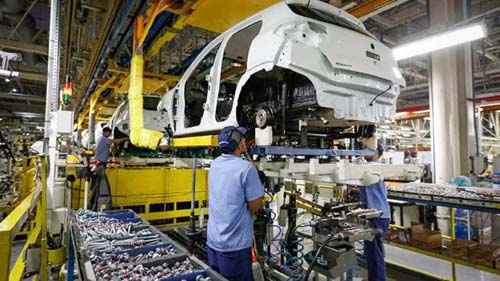 Estoque de carros nas fábricas e concessionárias é o menor da história