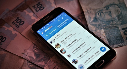 Governo estuda estender auxílio emergencial, mas com valor menor