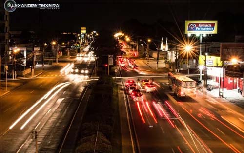 Câmeras flagram invasão e furto em agência bancária, na Avenida Fernandes Lima