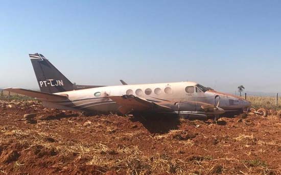 Avião com candidato ao governo de Goiás sofre acidente durante o pouso