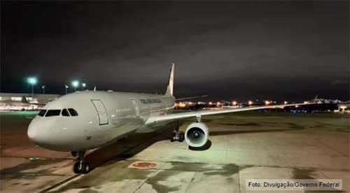 Quinto avião da FAB com brasileiros de Israel chega ao Rio