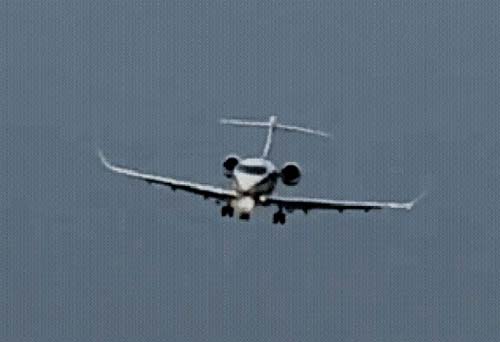 Pilotos enfrentam ventos de 60 km/h ao realizar pouso lateral em Santa Catarina