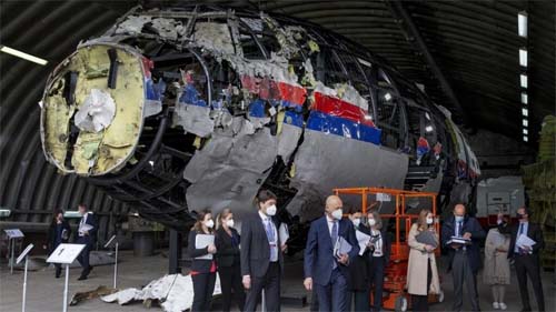 Avião da Malaysia Airlines foi derrubado por míssil russo em 2014, afirma tribunal holandês
