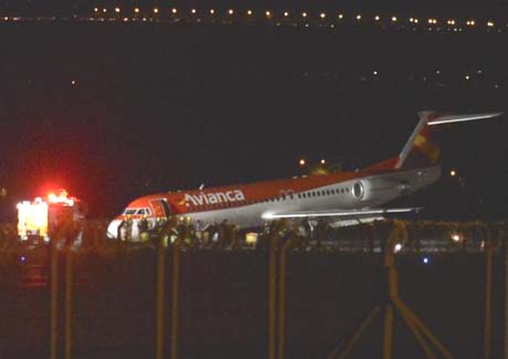 Avião faz pouso de emergência em Brasília