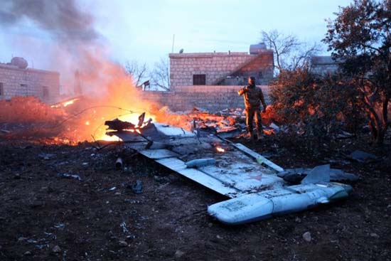 Rebeldes sírios derrubam avião russo e matam piloto