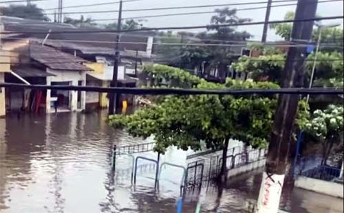 Chuvas deste domingo (21) deixam ruas de Maceió alagadas