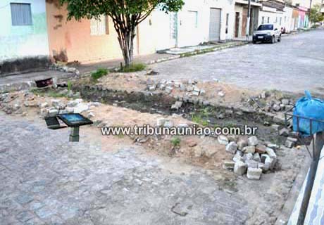 PC vai abrir inquerito para apurar abertura de valeta em via pública que está obstruindo rua no centro de União