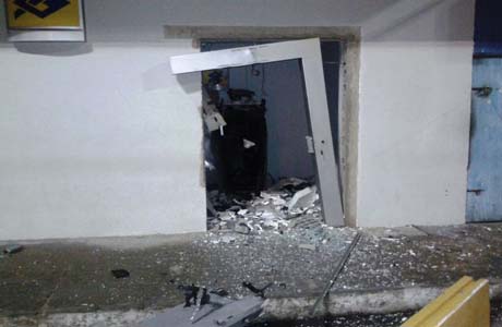 Bando fortemente armado explode caixas eletrônicos do Banco do Brasil em Maribondo